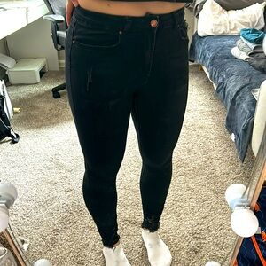 Black Skinny Jeans